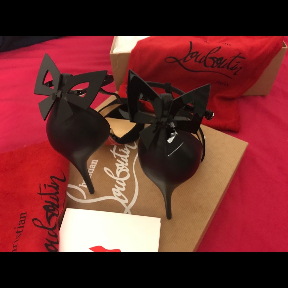 Christian Louboutin - Picture 3 of 3